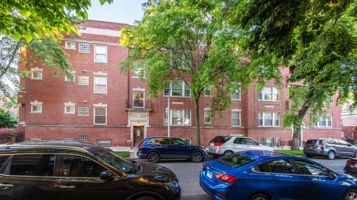 2BR Condo for Sale in Chicago, IL