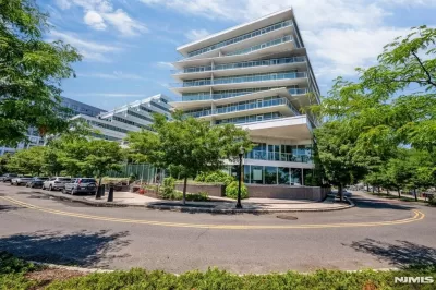 2BR Condo for Rent in Weehawken, NJ