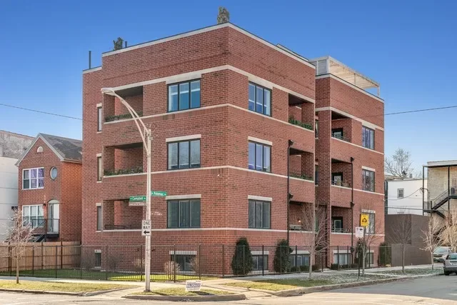 4BR Condo for Sale in Chicago, IL