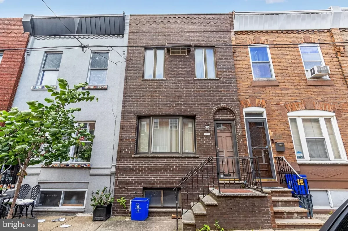 2BR Townhouse for Sale in Philadelphia, PA