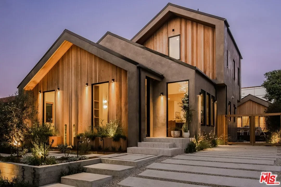 5BR House for Sale in Los Angeles, CA