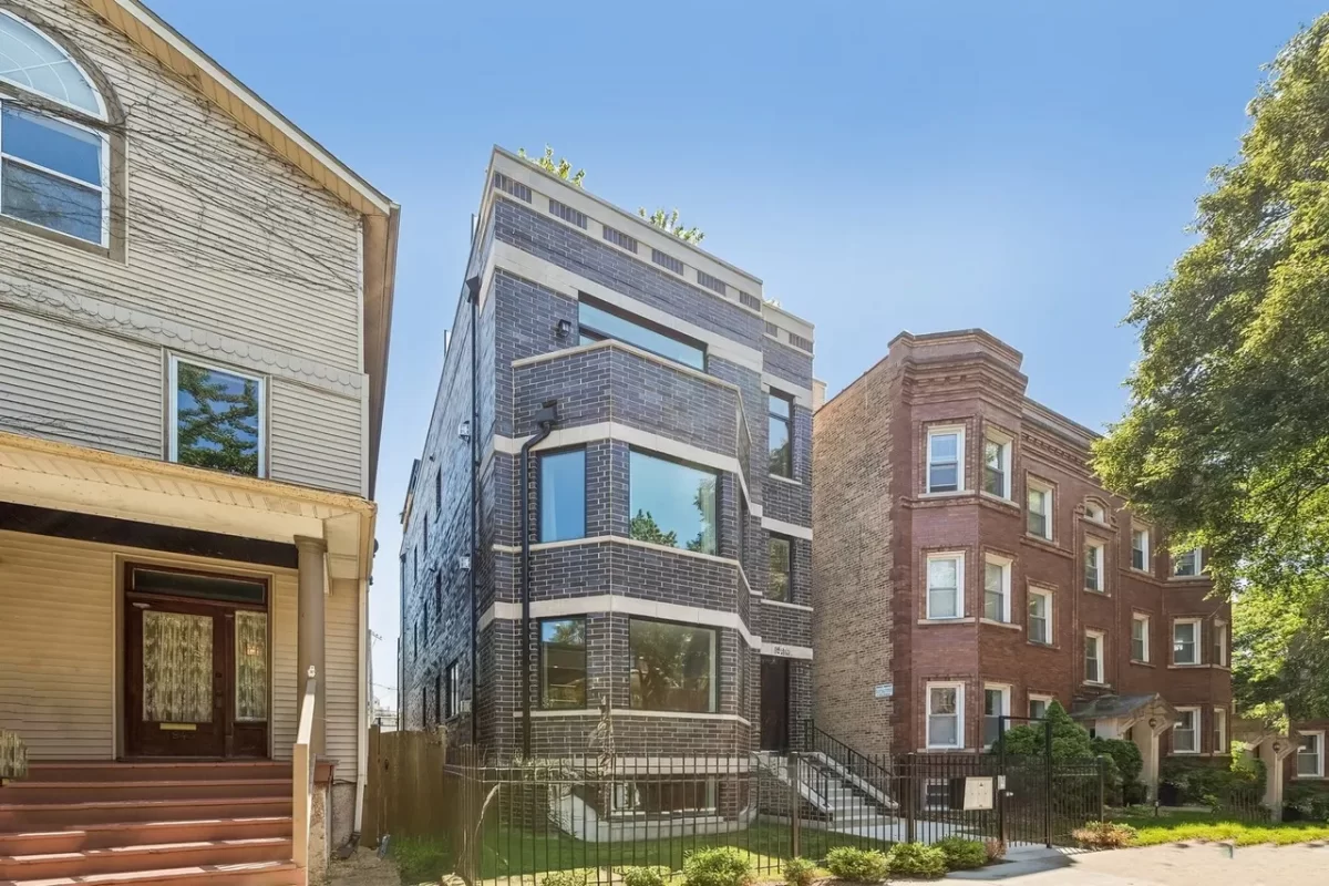 4BR Condo for Sale in Chicago, IL