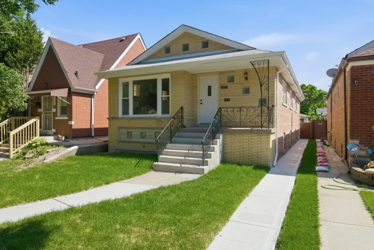3BR House for Sale in Chicago, IL
