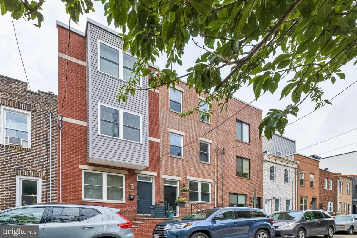 3BR Townhouse for Sale in Philadelphia, PA