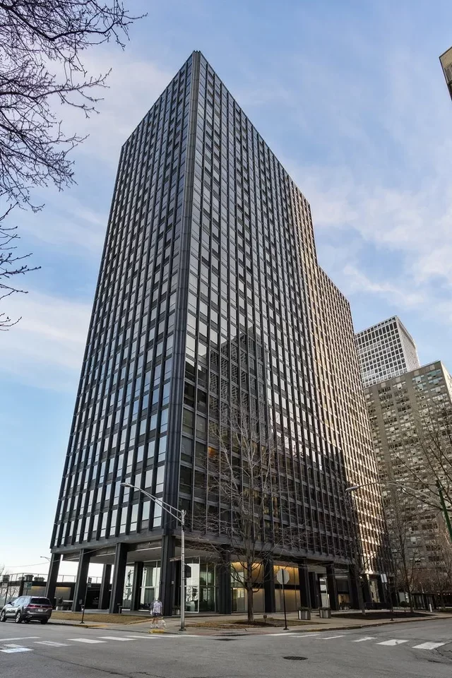 2BR Condo for Sale in Chicago, IL