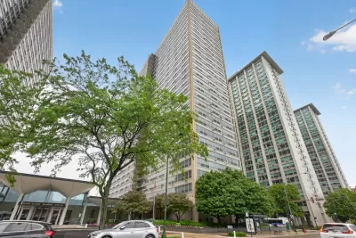 Condo for Sale in Chicago, IL