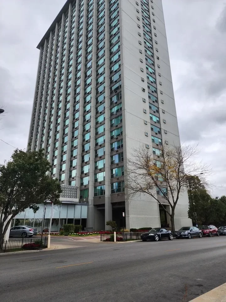 Condo for Sale in Chicago, IL