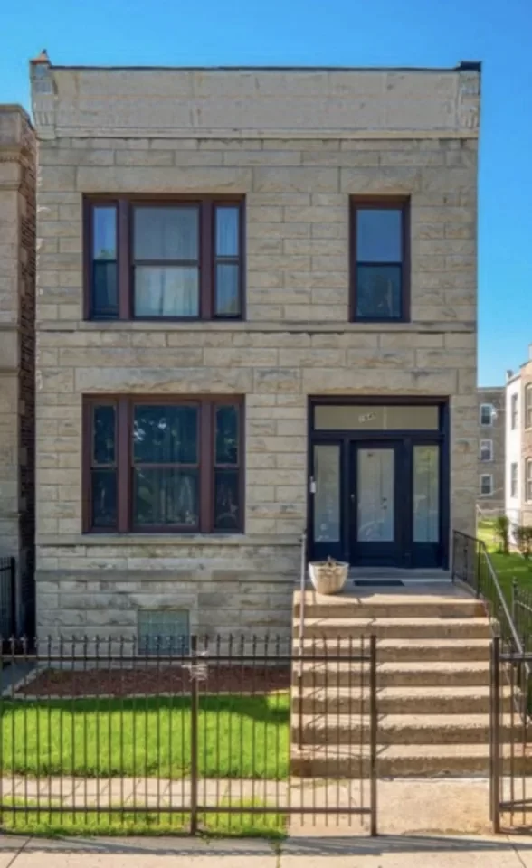 2BR House for Rent in Chicago, IL