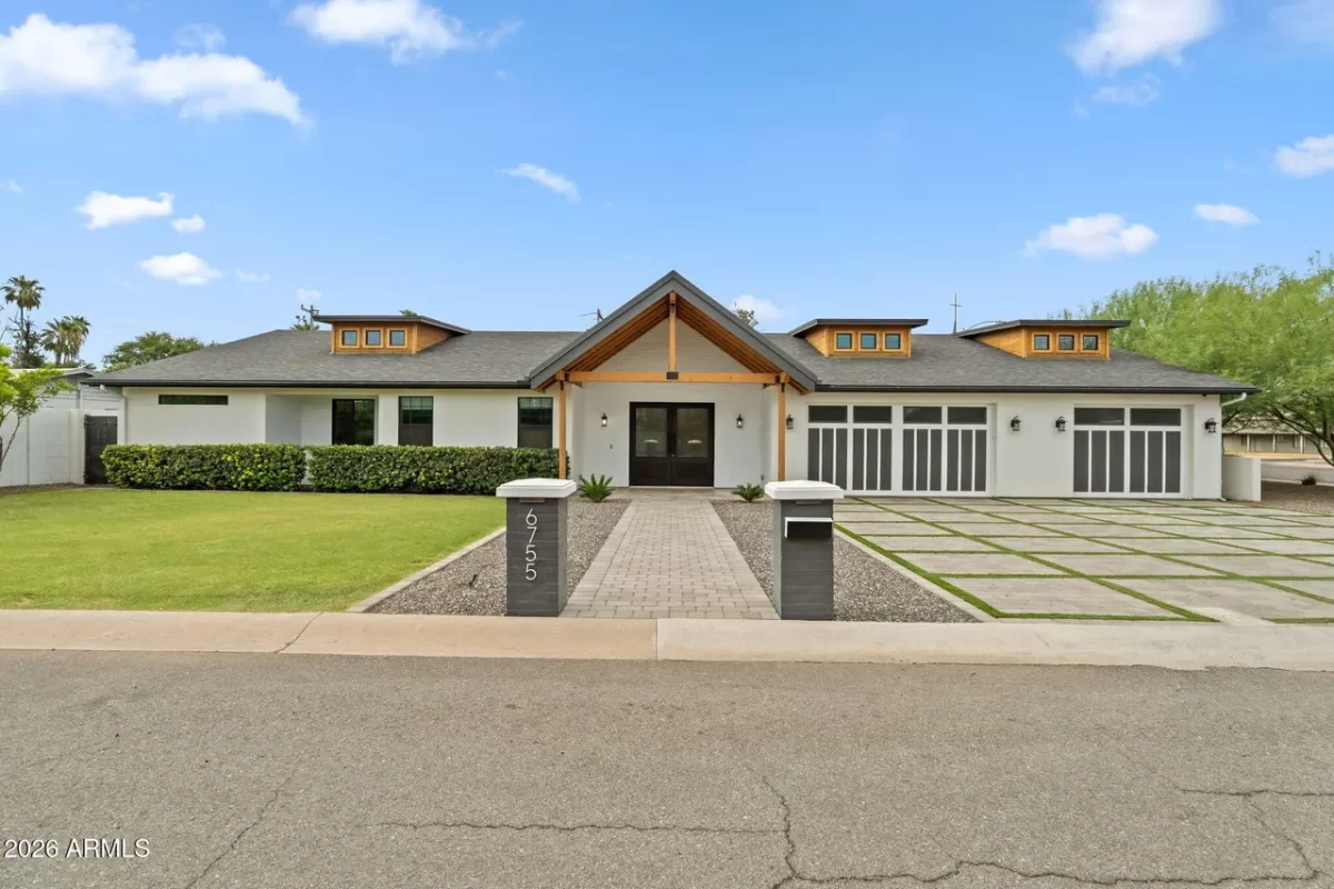 4BR House for Sale in Phoenix, AZ