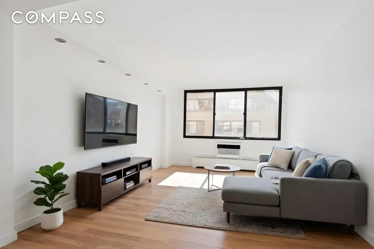 2BR Condo for Sale in Manhattan, NY