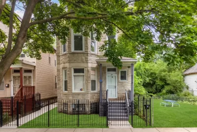 5BR Multi-Family for Sale in Chicago, IL