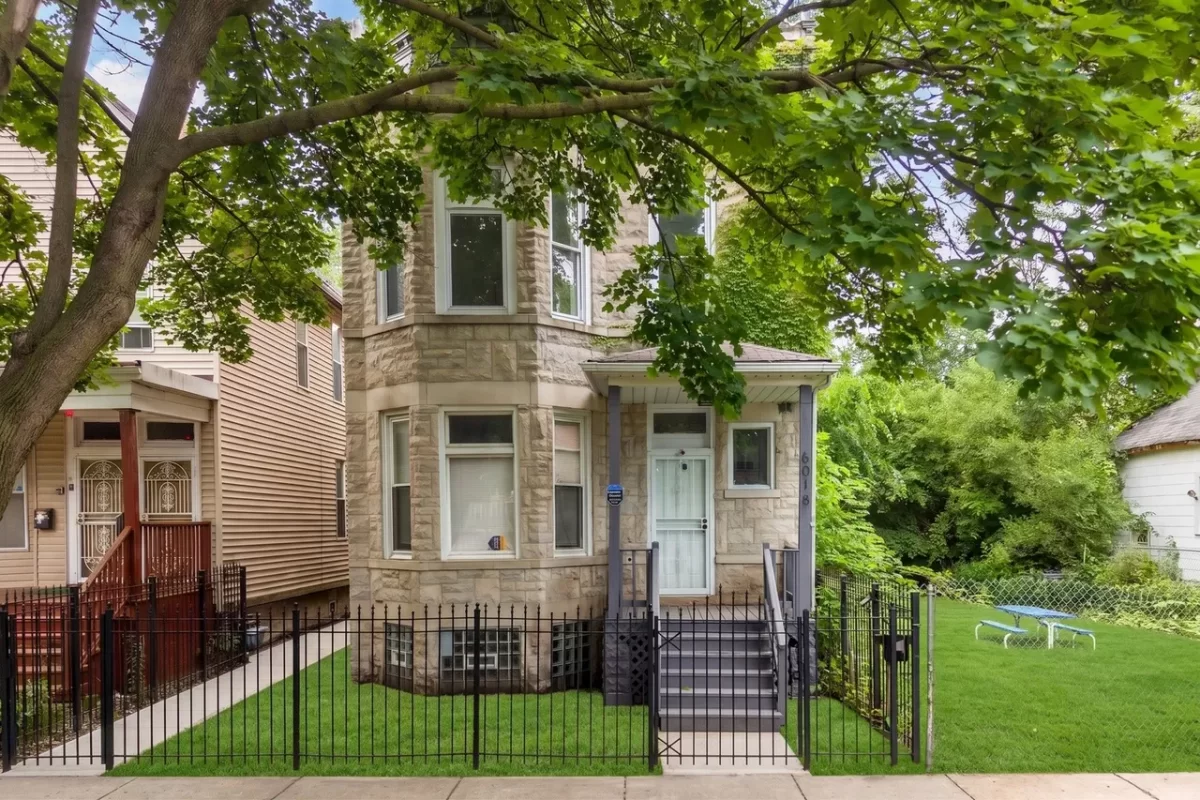 5BR Multi-Family for Sale in Chicago, IL