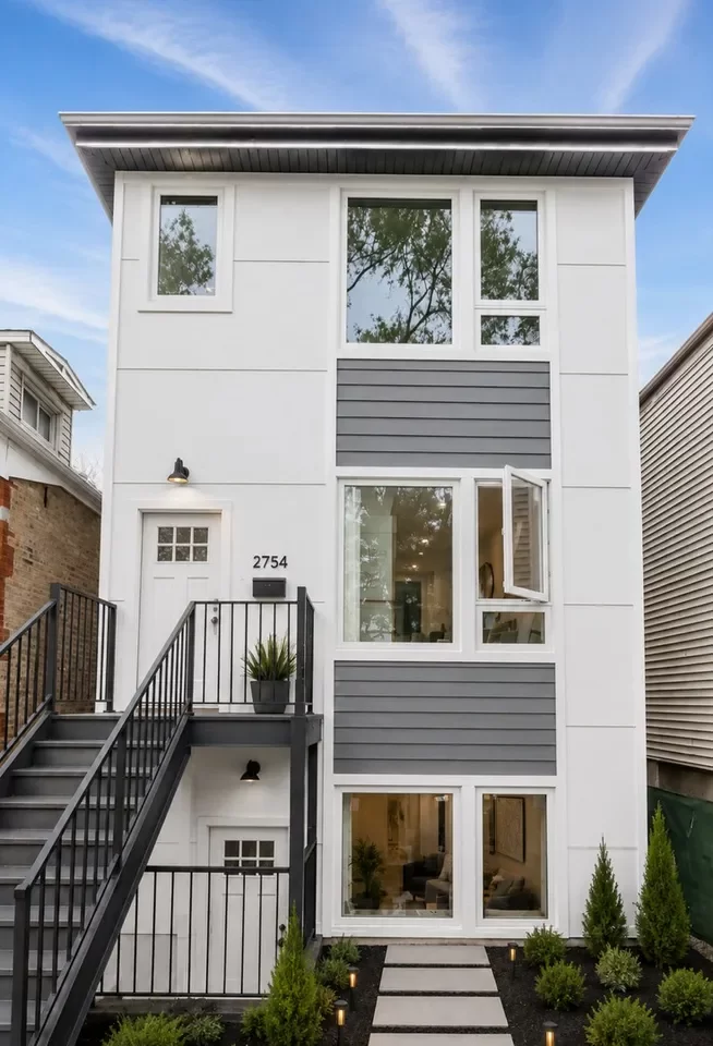 9BR Multi-Family for Sale in Chicago, IL