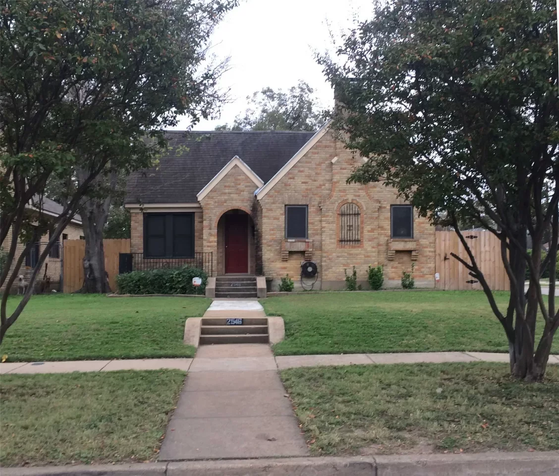 2BR House for Sale in Dallas, TX
