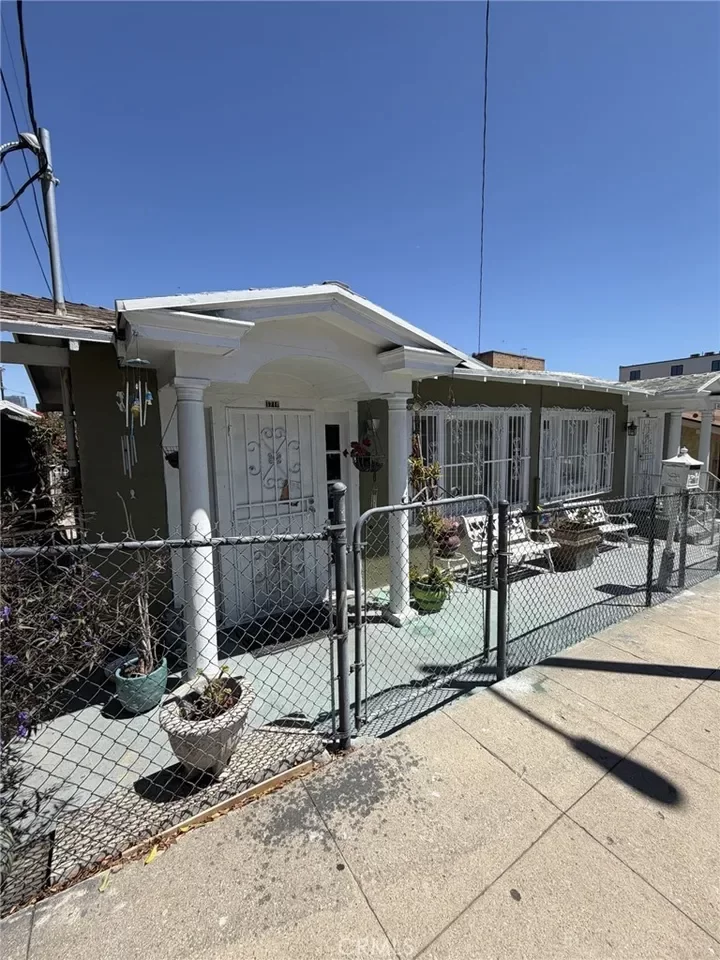2BR Multi-Family for Sale in Los Angeles, CA