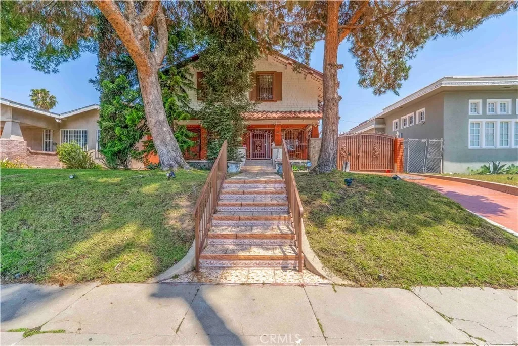 5BR House for Sale in Los Angeles, CA