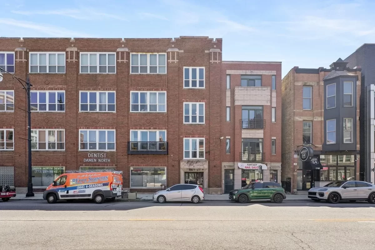2BR Condo for Sale in Chicago, IL