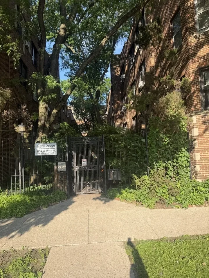 2BR Condo for Rent in Chicago, IL