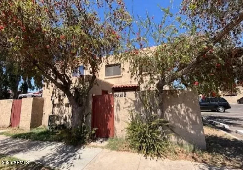 2BR Townhouse for Sale in Phoenix, AZ