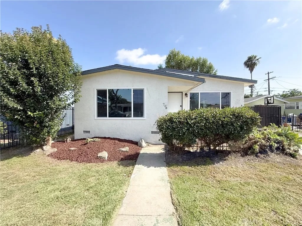 4BR House for Sale in Los Angeles, CA