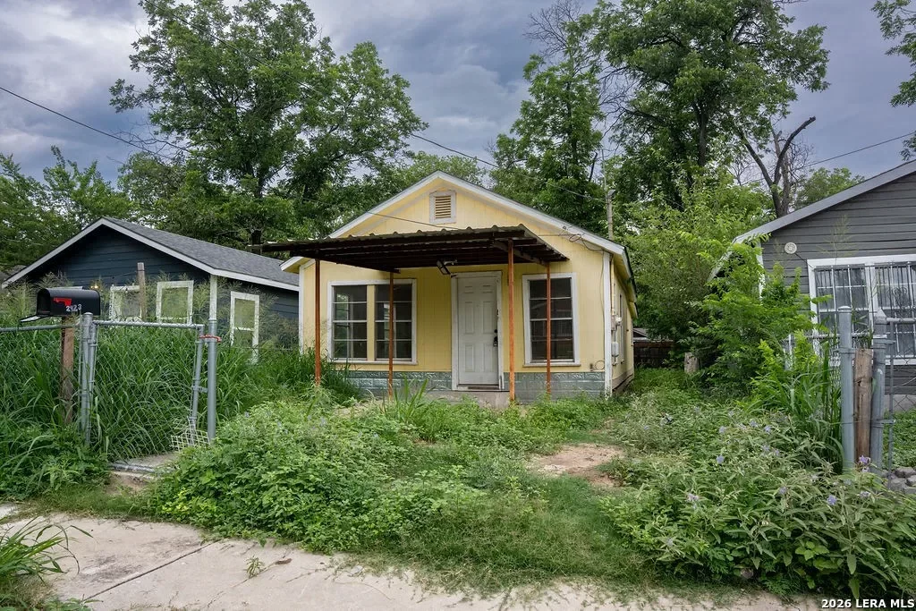 2BR House for Sale in San Antonio, TX