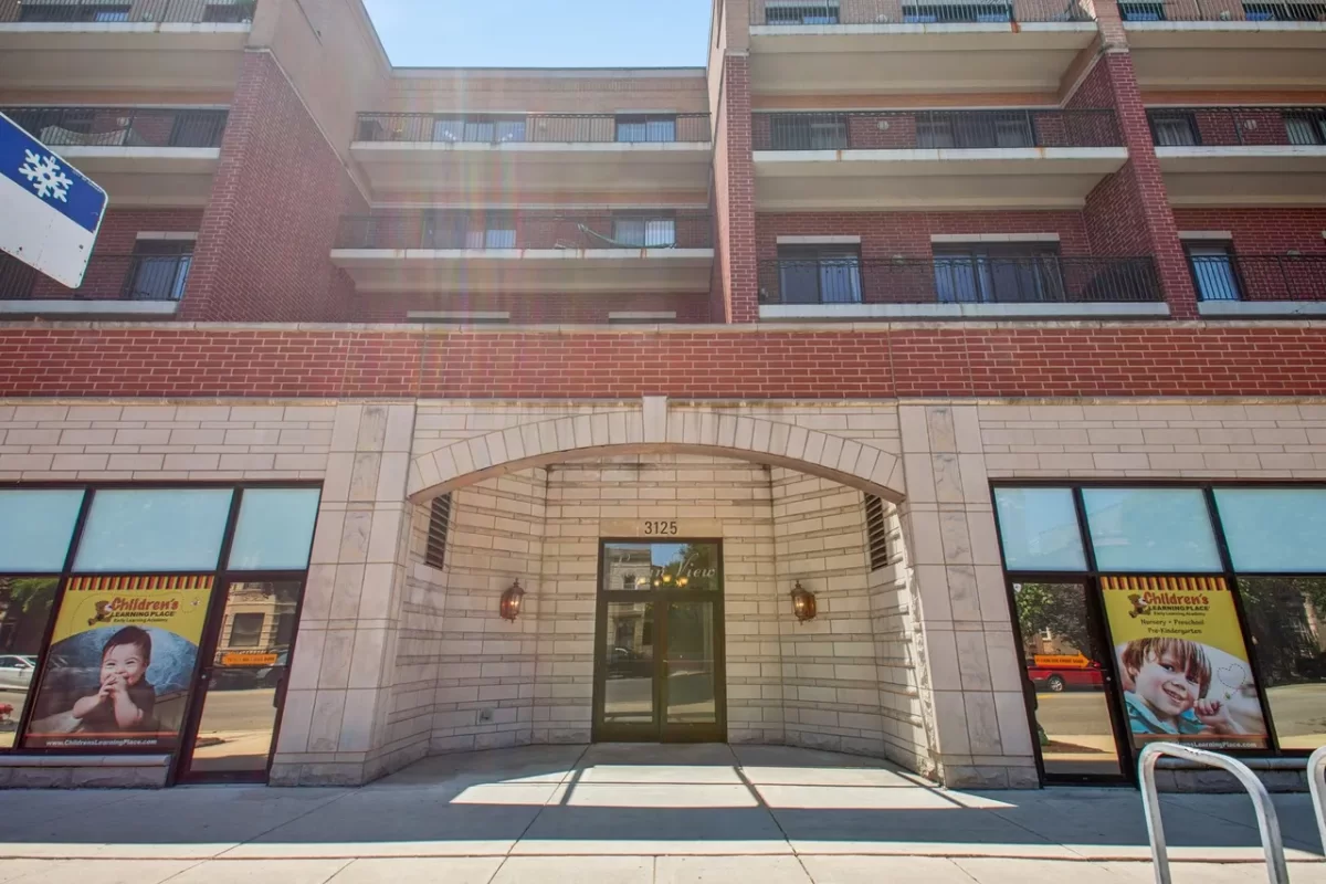 2BR Condo for Sale in Chicago, IL