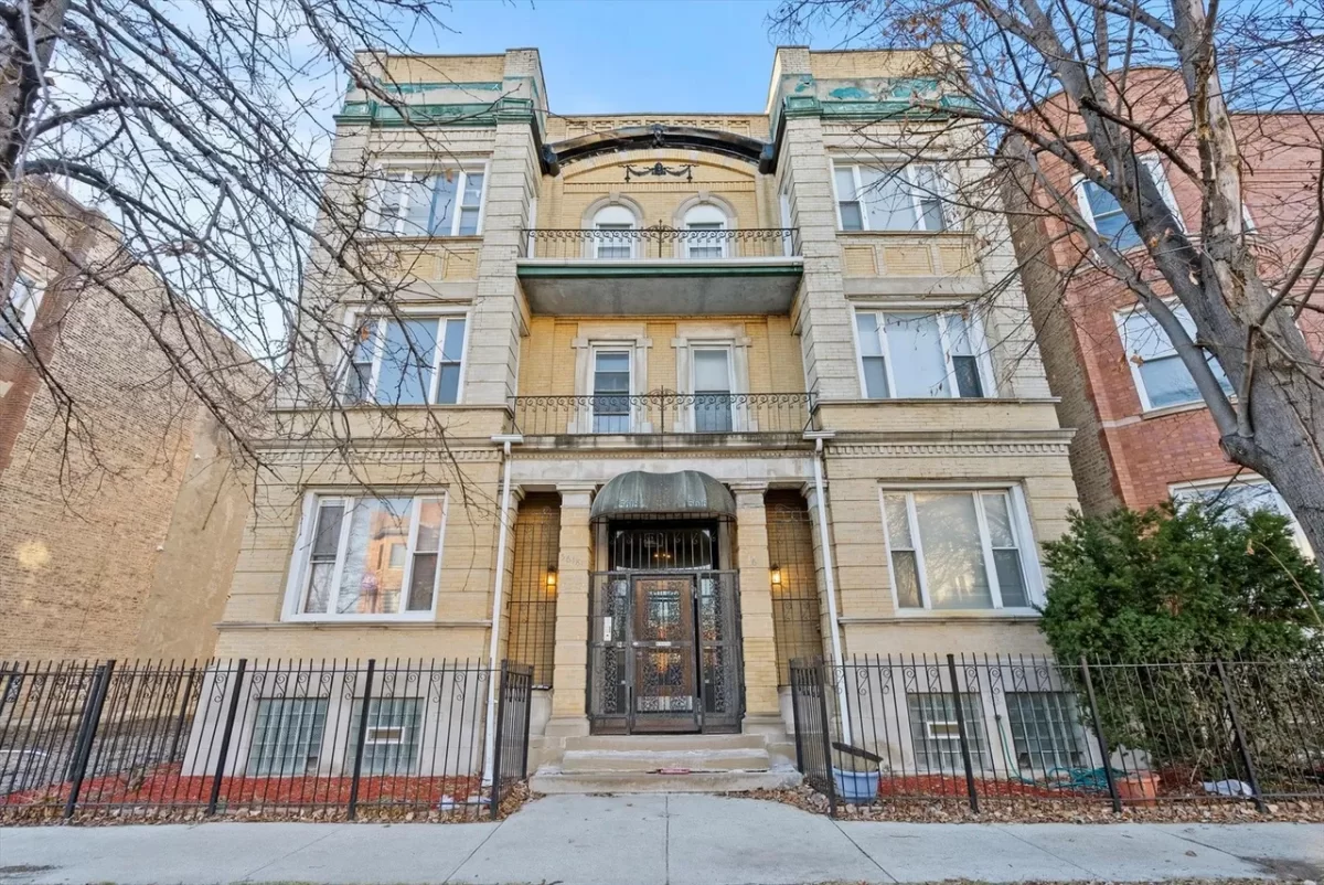 3BR Condo for Sale in Chicago, IL