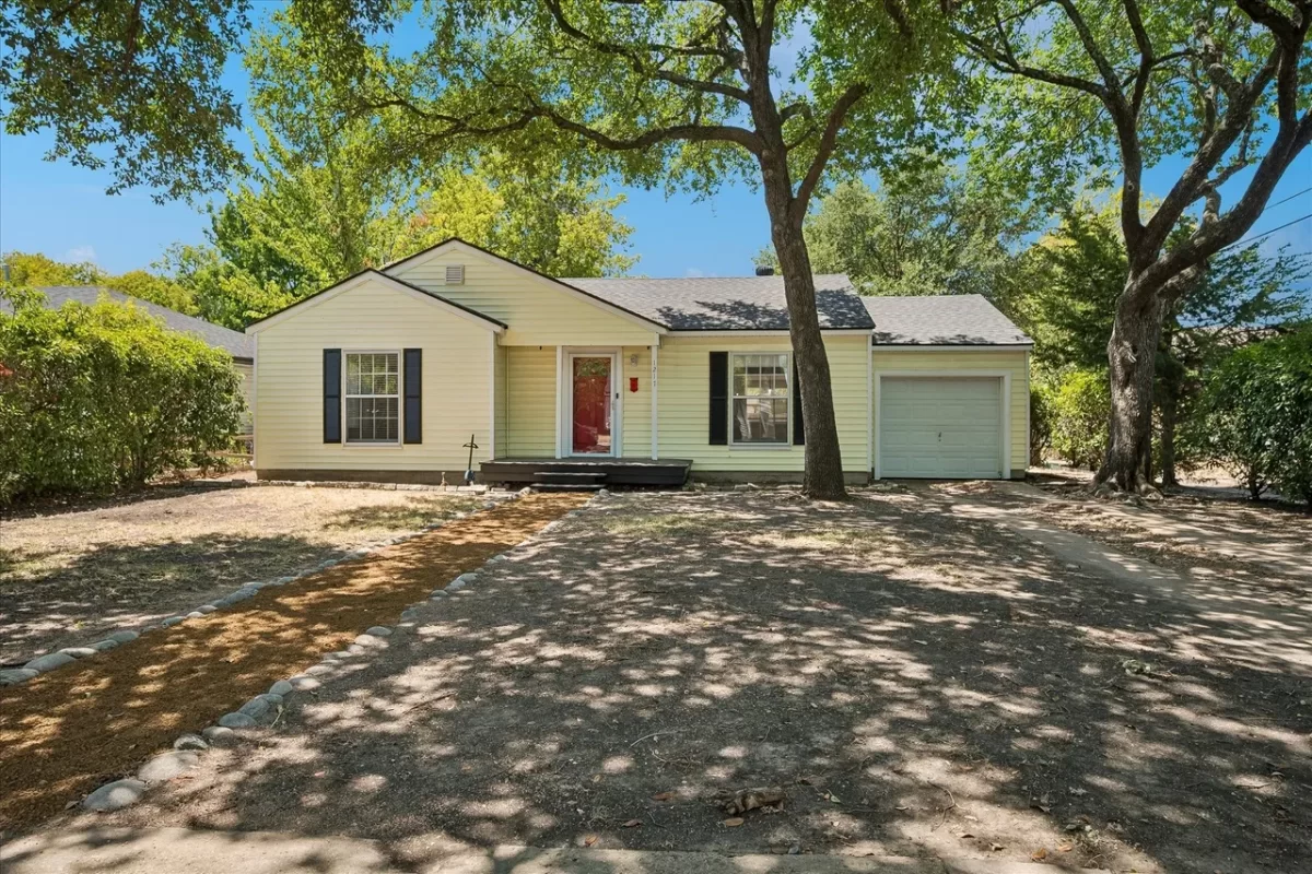 2BR House for Sale in Dallas, TX