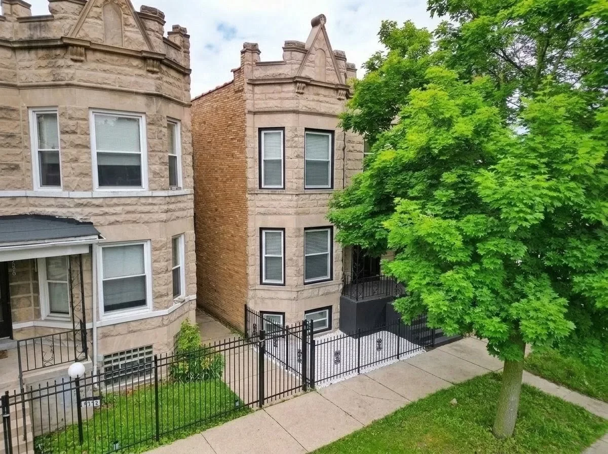 House for Rent in Chicago, IL
