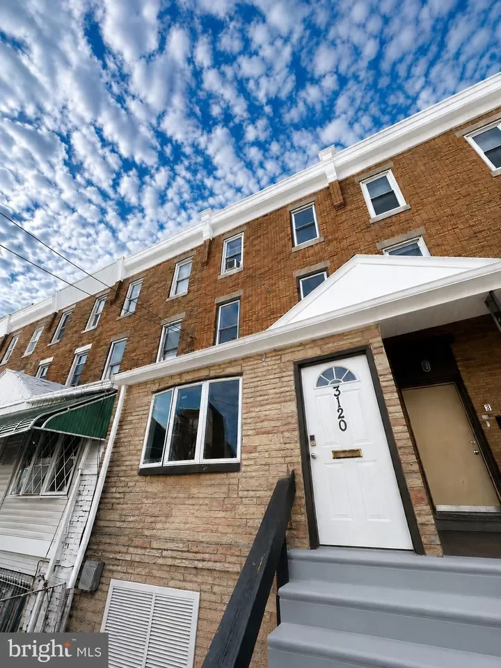 4BR Townhouse for Sale in Philadelphia, PA