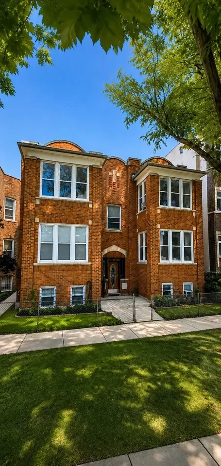 2BR House for Rent in Chicago, IL