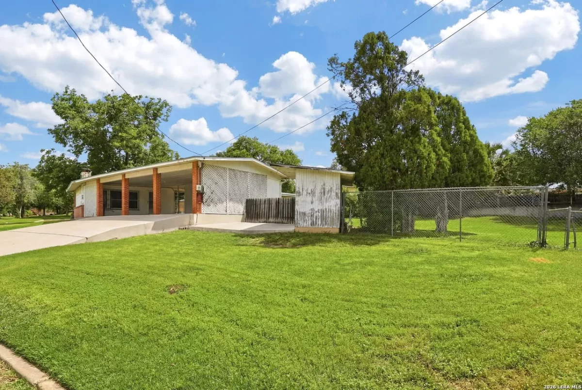 3BR House for Sale in Terrell Hills, TX