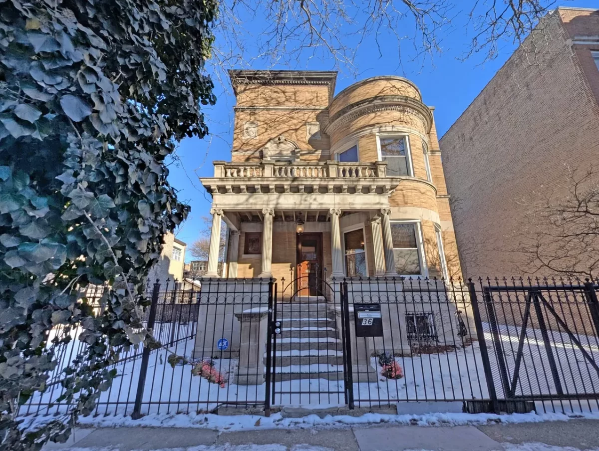 4BR House for Sale in Chicago, IL