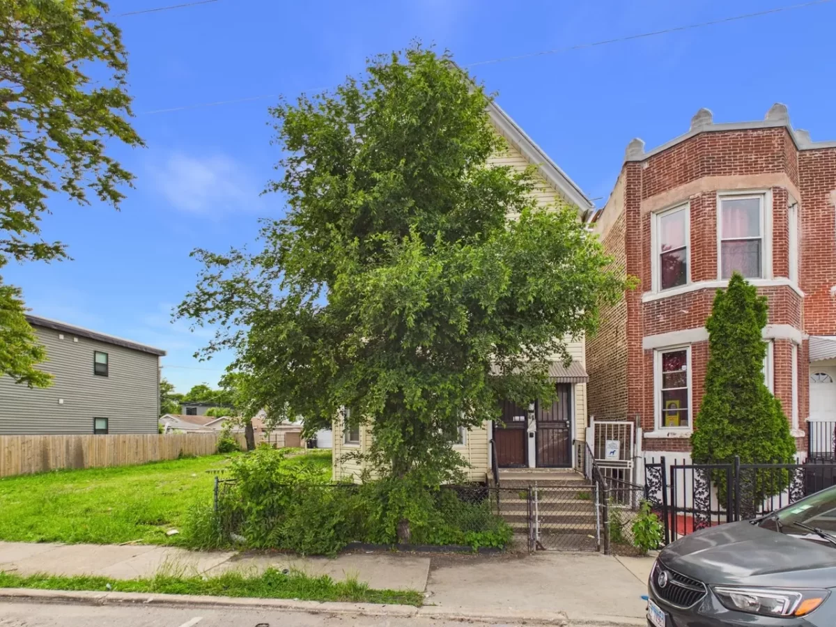 5BR Multi-Family for Sale in Chicago, IL