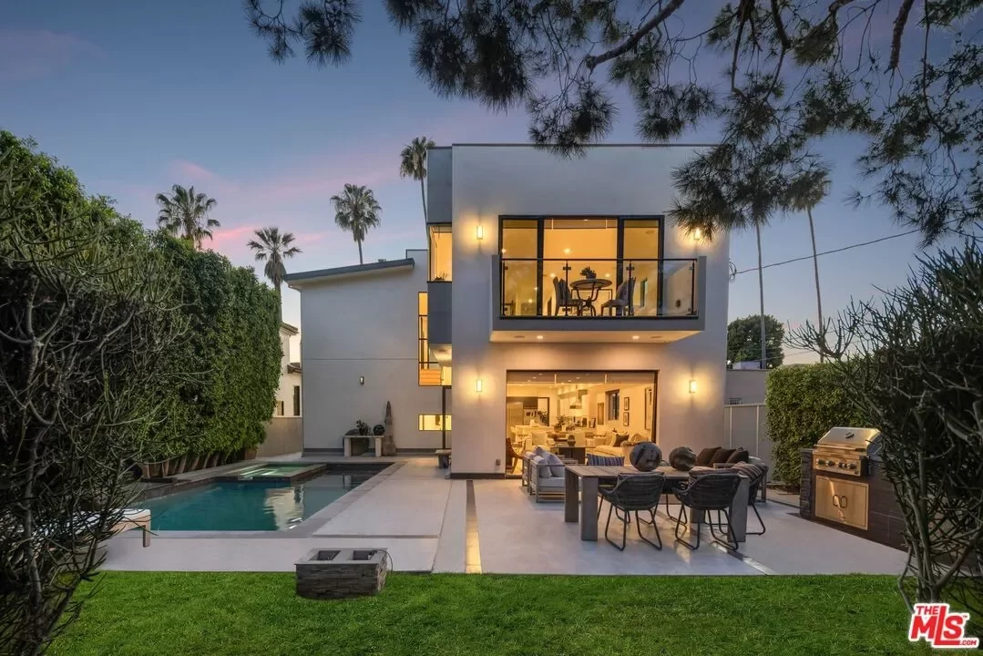 7BR House for Sale in Los Angeles, CA
