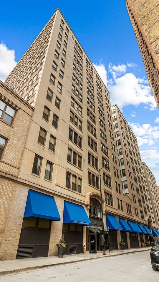 Condo for Sale in Chicago, IL