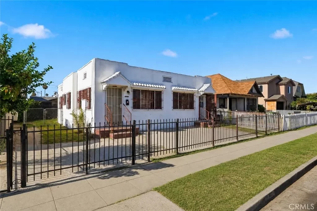 2BR Multi-Family for Sale in Los Angeles, CA