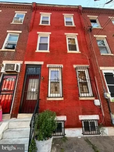 5BR Townhouse for Sale in Philadelphia, PA