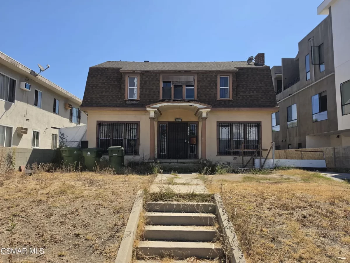4BR House for Sale in Los Angeles, CA