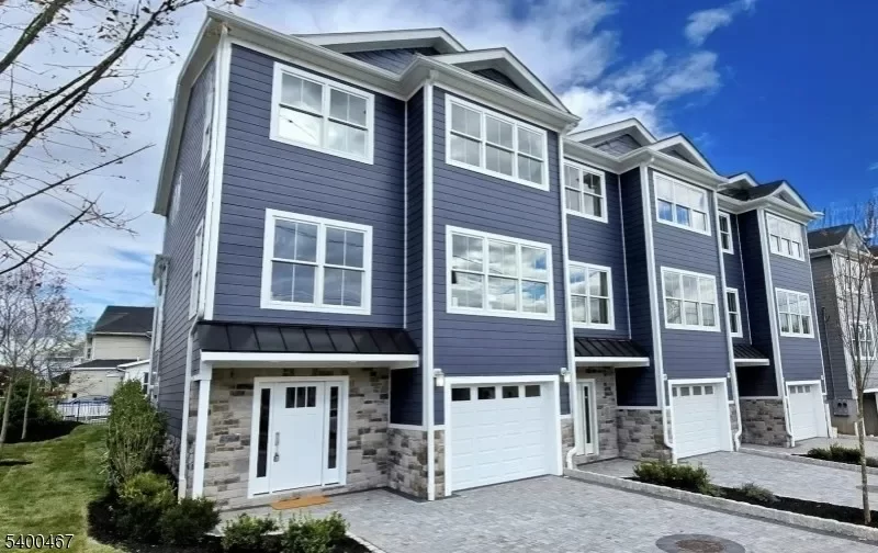 2BR Townhouse for Sale in North Arlington, NJ