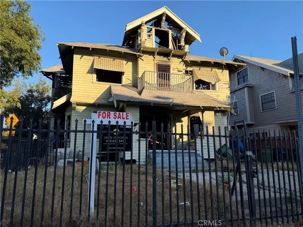 13BR Multi-Family for Sale in Los Angeles, CA