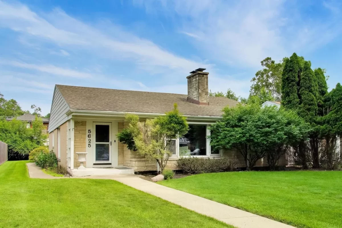 3BR House for Sale in Chicago, IL