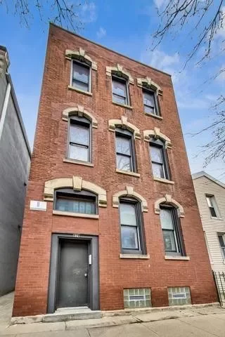 2BR Apartment for Rent in Chicago, IL