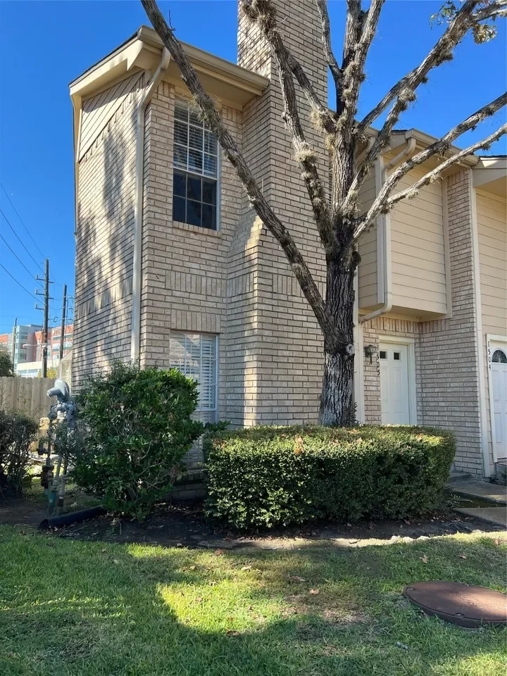 2BR Condo for Rent in Houston, TX