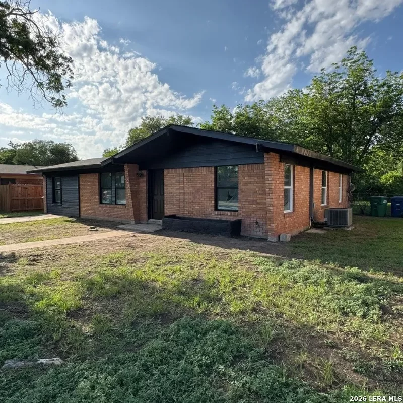 5BR House for Sale in San Antonio, TX