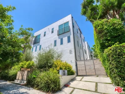 18BR Multi-Family for Sale in Los Angeles, CA