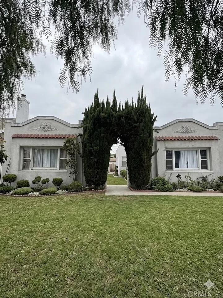 5BR Multi-Family for Sale in Los Angeles, CA