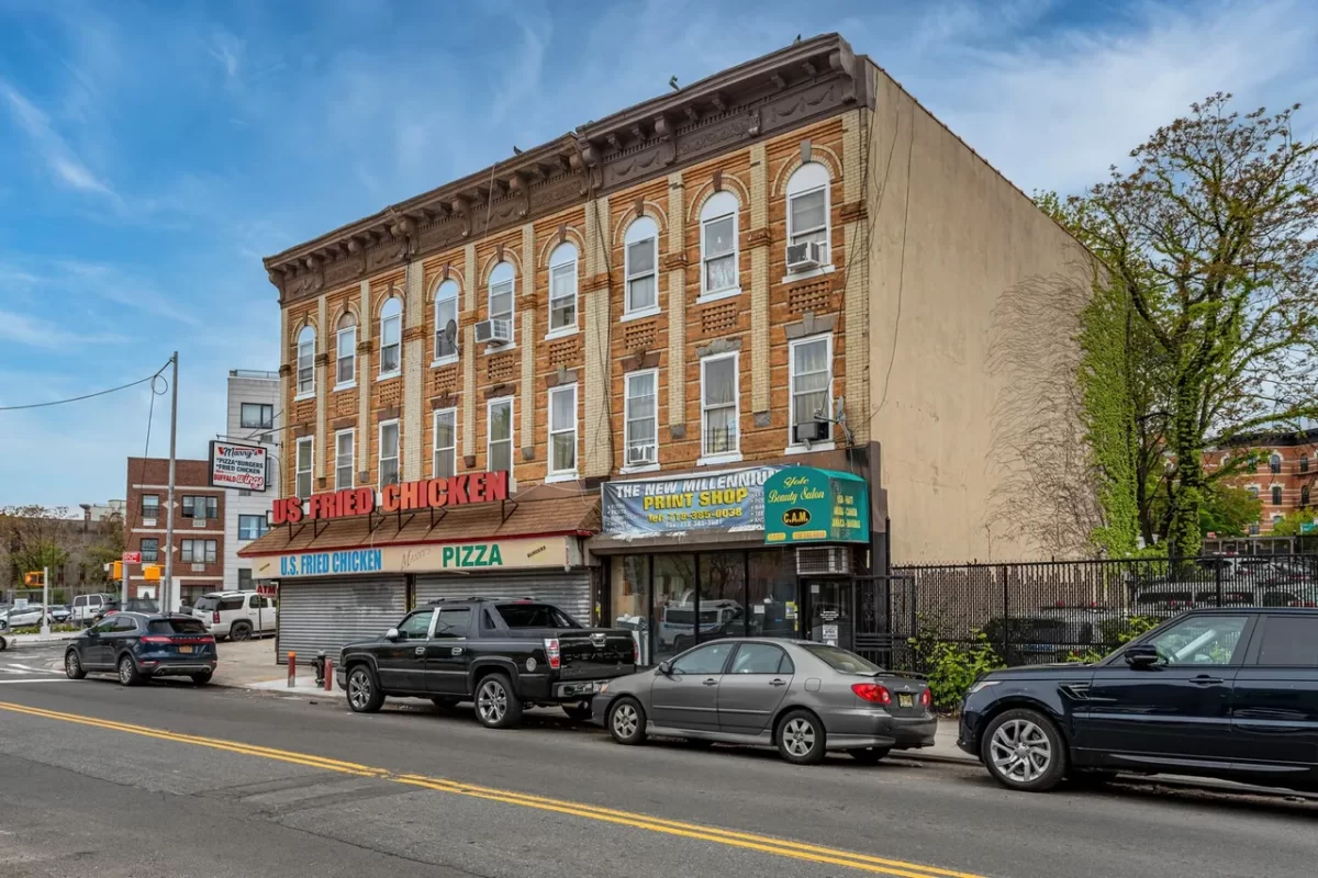 12BR Townhouse for Sale in Brooklyn, NY