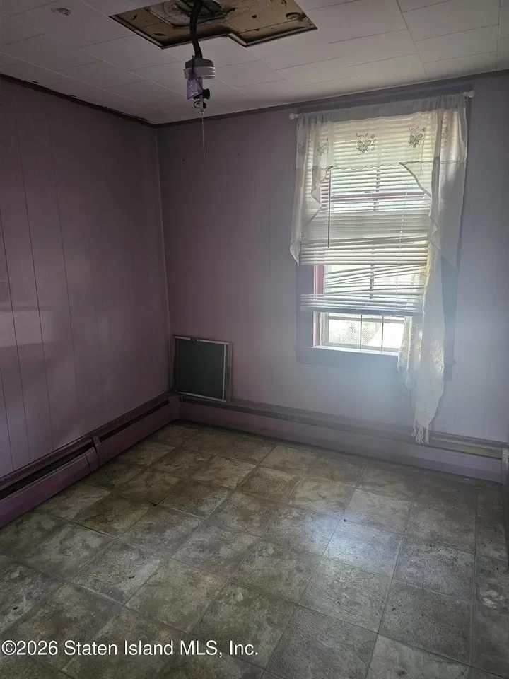 3BR House for Sale in Staten Island, NY