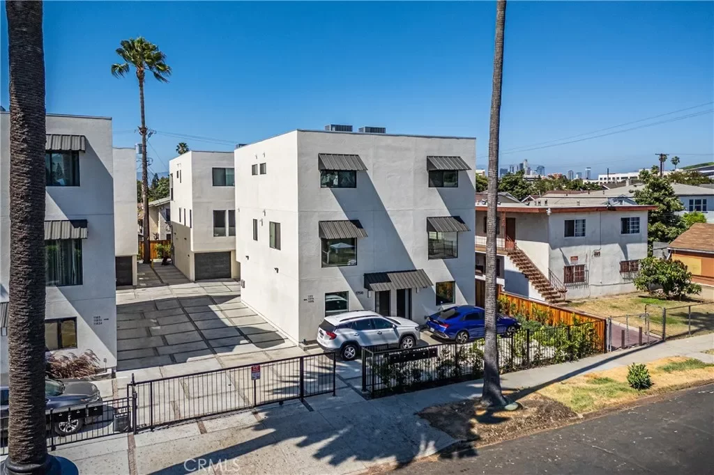 26BR Multi-Family for Sale in Los Angeles, CA